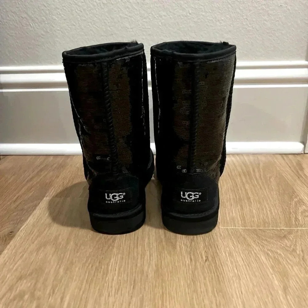 Black Sparkly Uggs - Pre Loved Size 5 - Picture 2 of 3